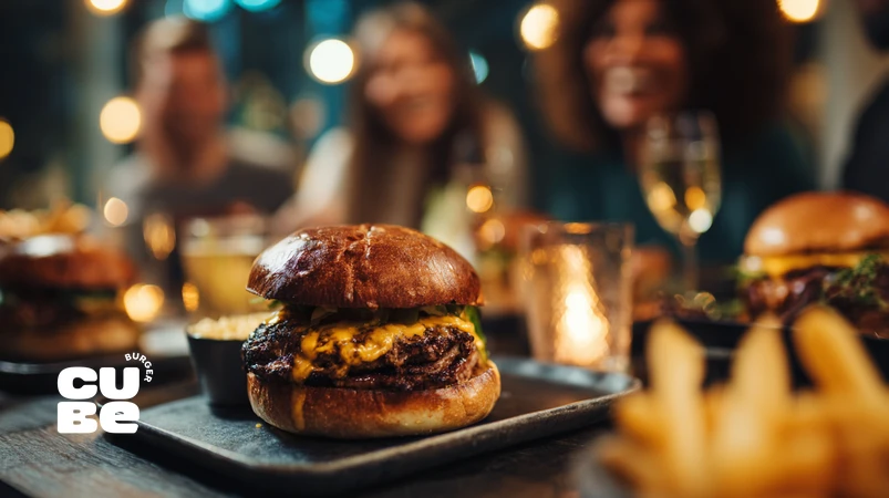 اعضای وفادار و همراه کیوب برگر؛ جامعهای که کیفیت را انتخاب و سالها حفظ کرده است