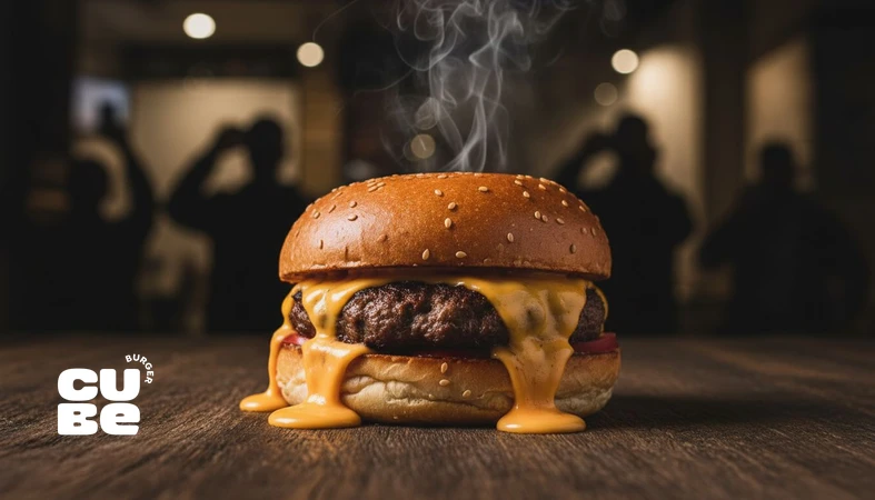 چرا مشتریان داستان‌هایشان را با کیوب برگر به اشتراک می‌گذارند؟